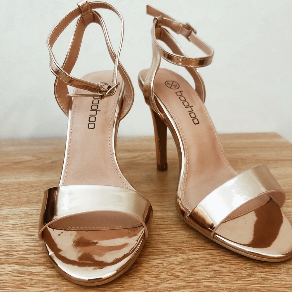NWOT Rose Gold Heels